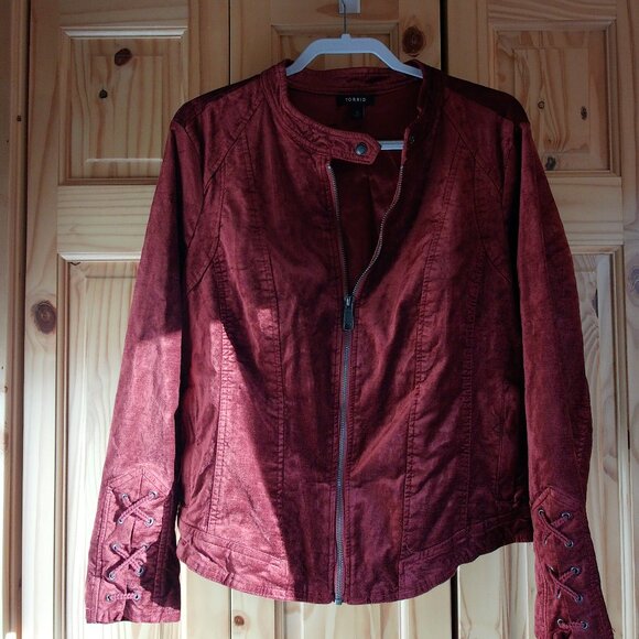 Women’s Red Velvet Moto Jacket – Zip Front, Lace-Up Torrid Sz 2 or 2X - Picture 1 of 6